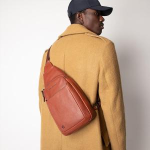 PIQUADRO BLACK SQUARE MONOSPALLA PORTA IPAD